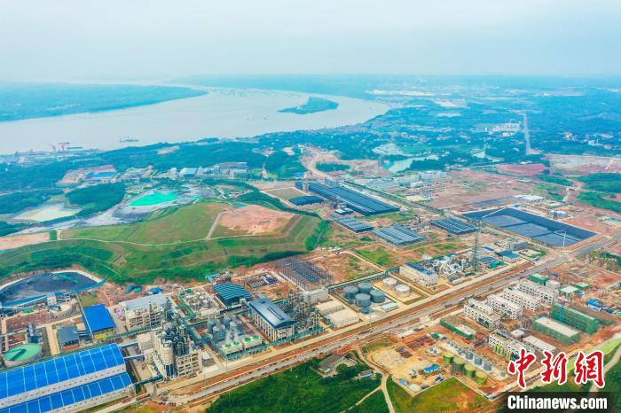 湖北宜都全面完成沿江化工企業(yè)“關改搬轉”